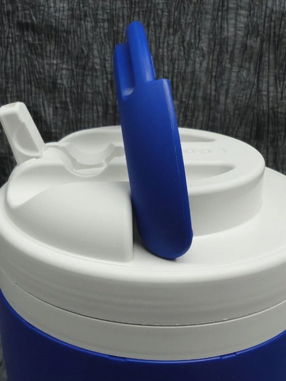 Vtg IGLOO Elite 1 gallon Water Cooler Dog K9 Training Drinking Blue & White USA